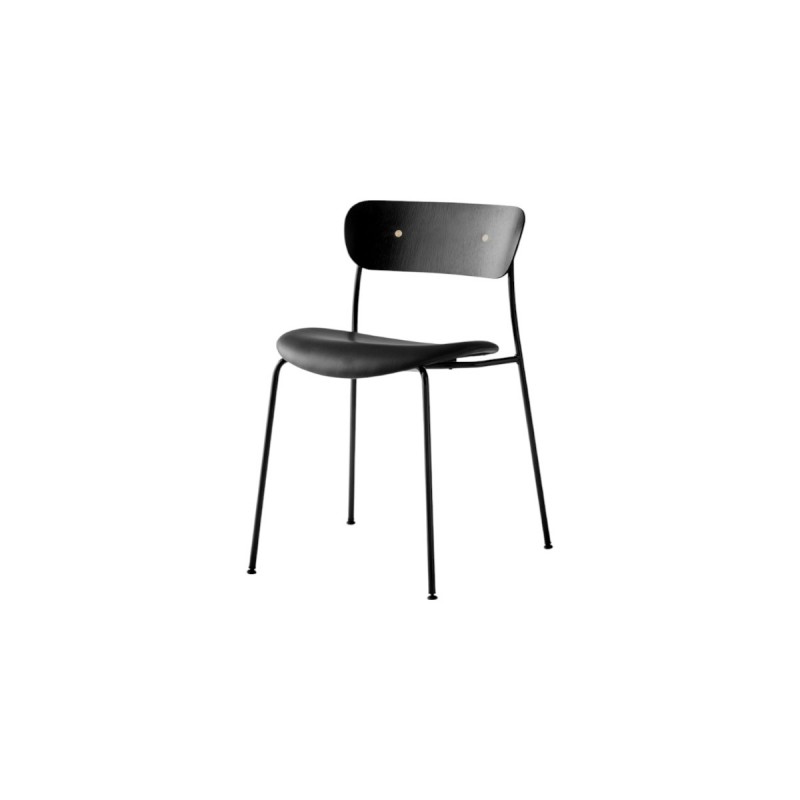 Silla Pavilion AV3 cuero negro &Tradition