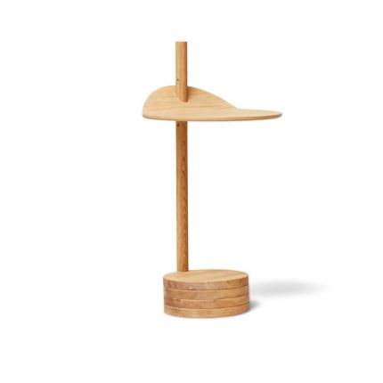 mesa auxiliar stilk de estilo nordico de la marca form & refine